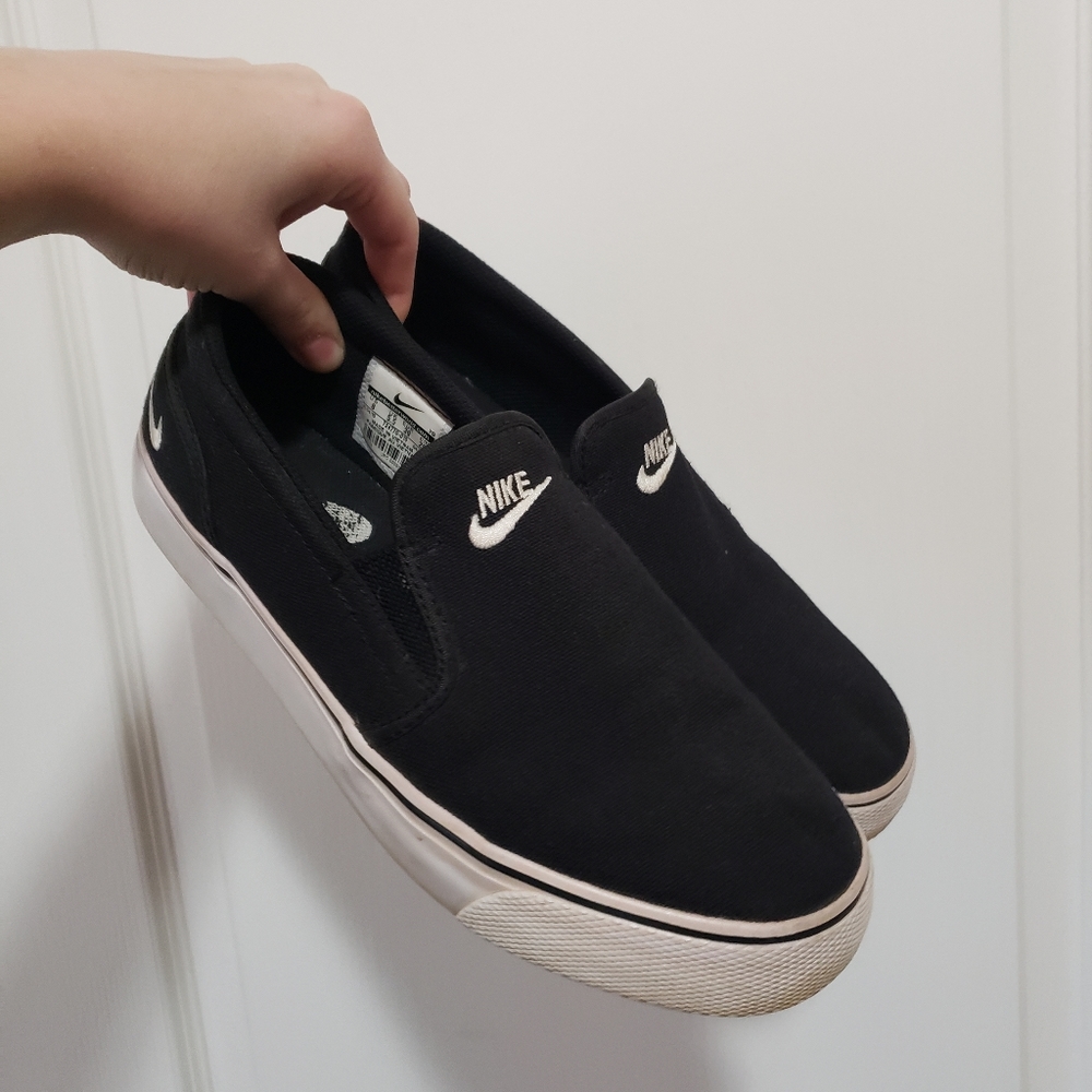 Nike Toki womens slip on canvas shoes
